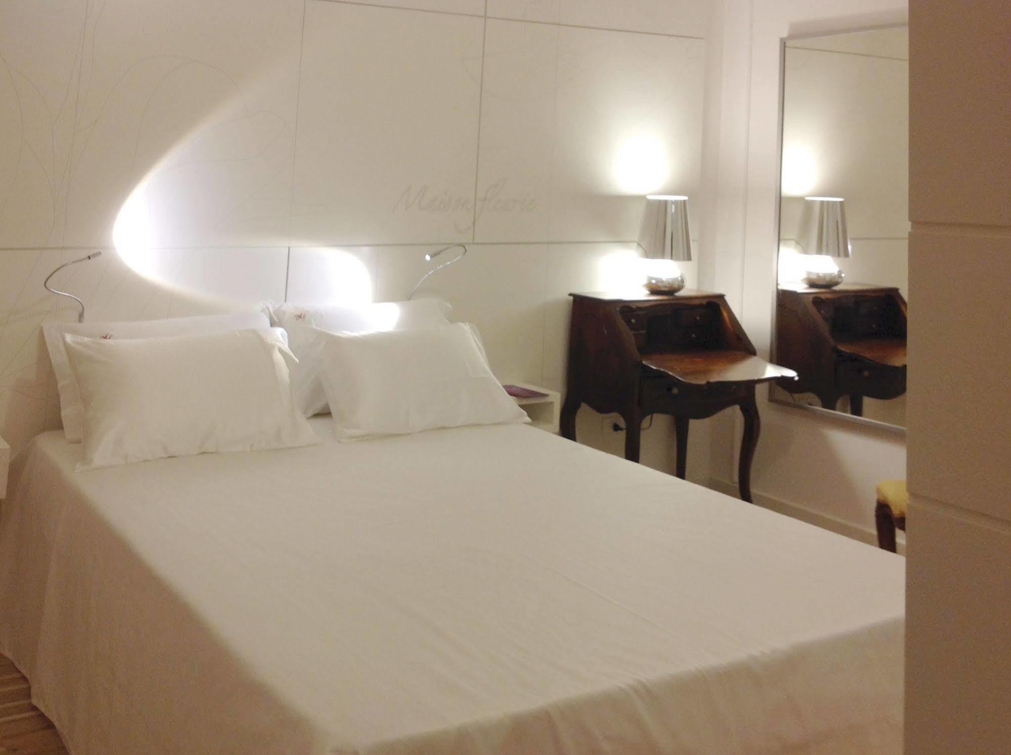 Bed & Breakfast Maison Fleurie 5*